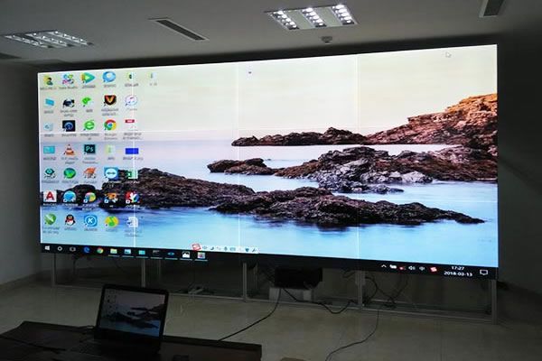現(xiàn)代會(huì)議室使用0.88mm拼接屏好還是LED顯示屏好？