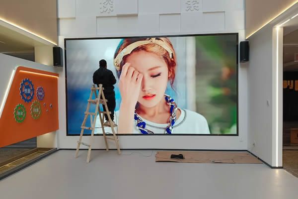 全彩室內(nèi)LED顯示屏價(jià)格多少錢一平方？